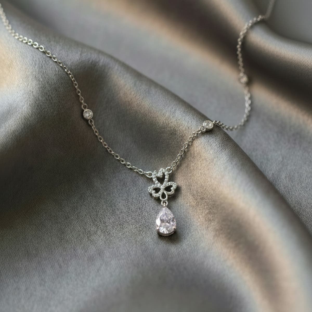 Lucky Flower Necklace